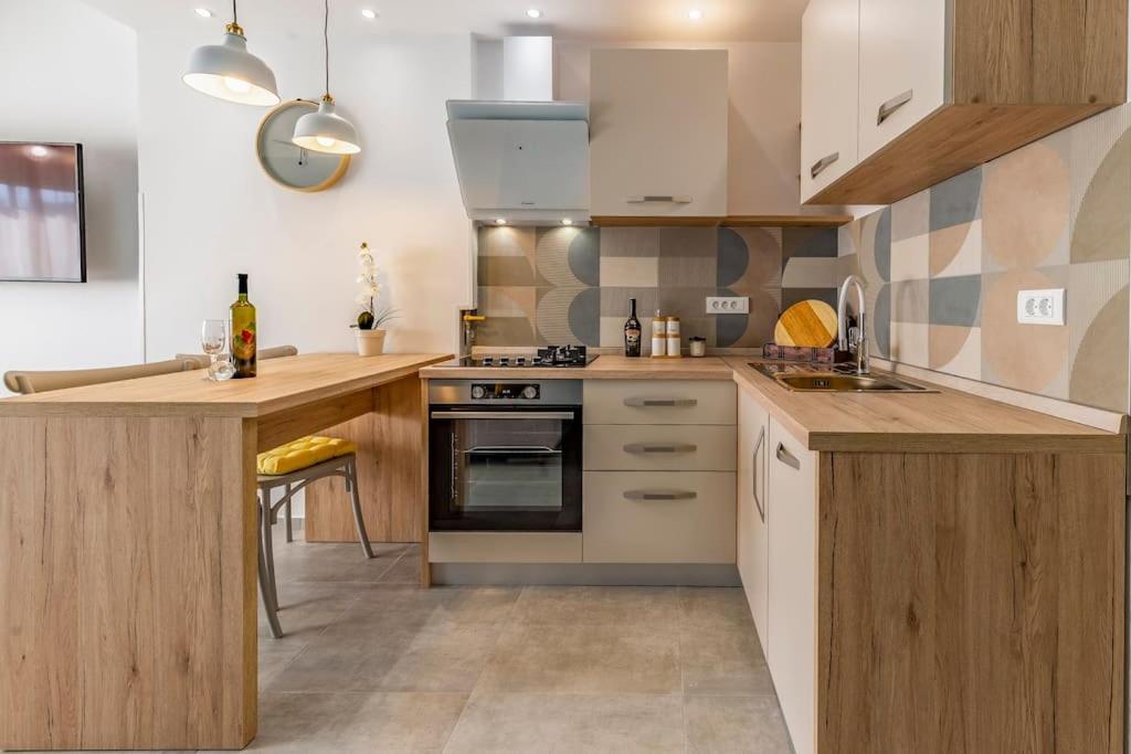 New Two Bedroom Apartment Maloni Πούλα Εξωτερικό φωτογραφία