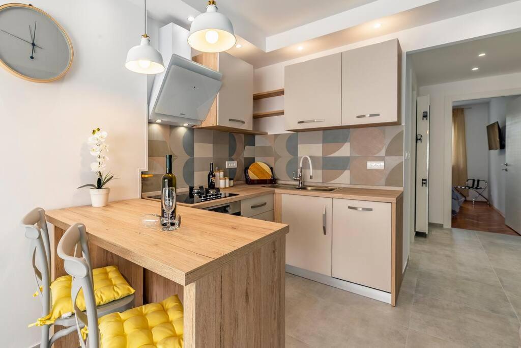 New Two Bedroom Apartment Maloni Πούλα Εξωτερικό φωτογραφία