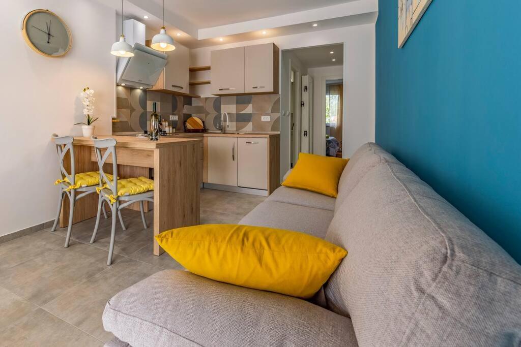 New Two Bedroom Apartment Maloni Πούλα Εξωτερικό φωτογραφία